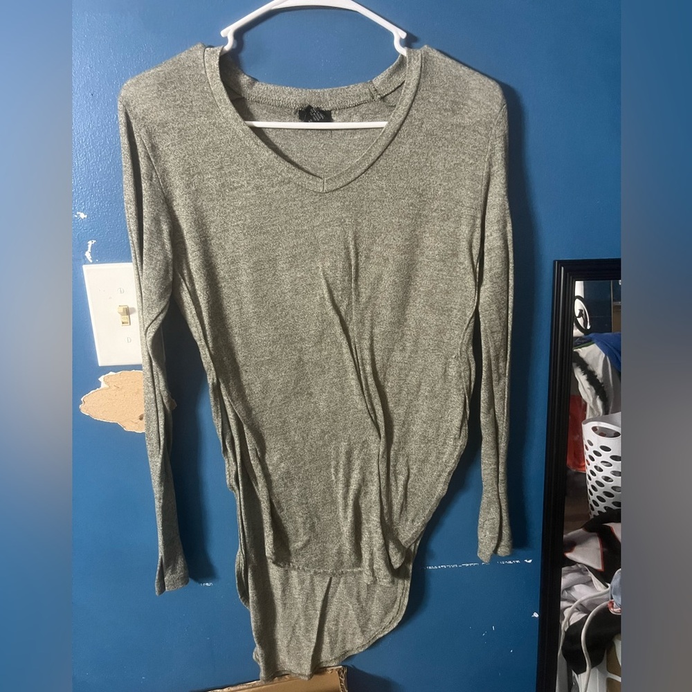 Rue 21 short long grey green longsleeve shirt
